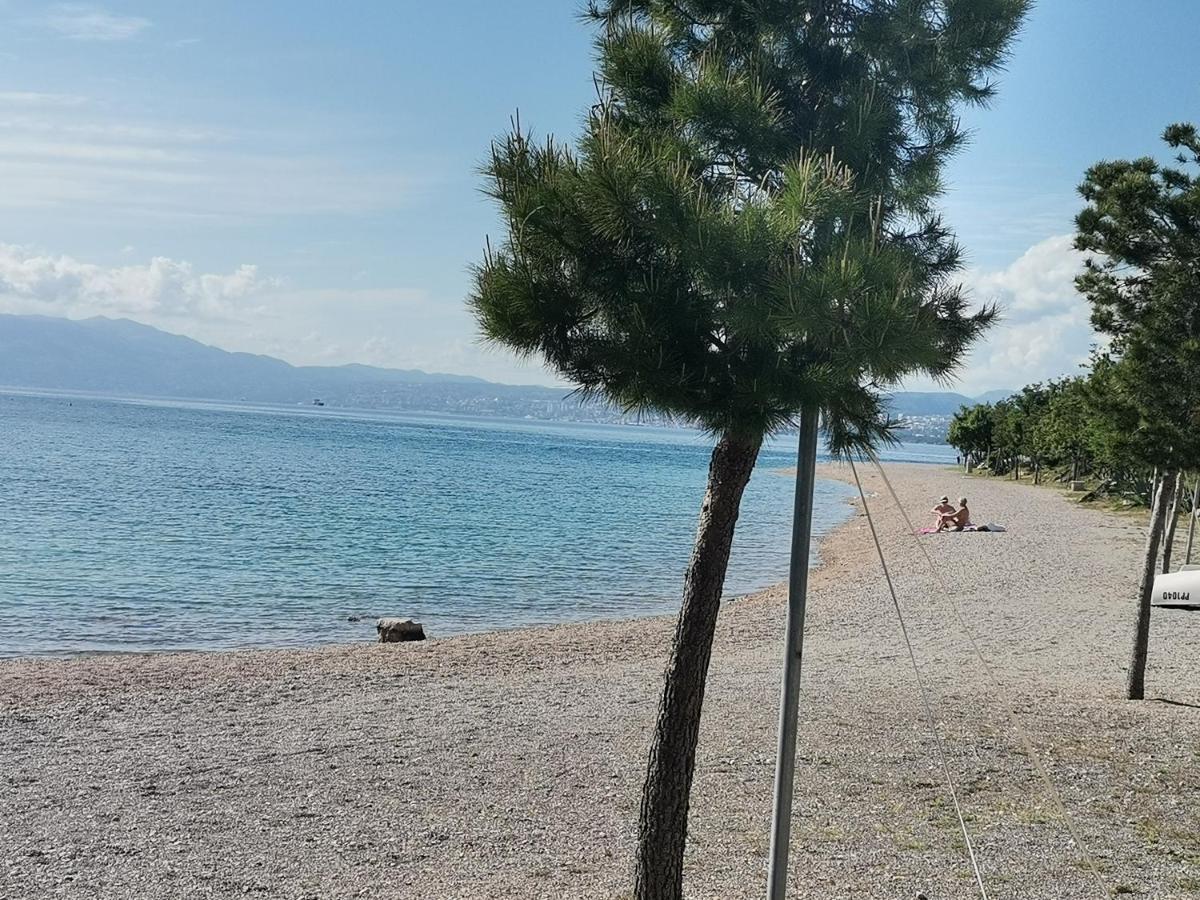 Apartmani Omisalj Luaran gambar